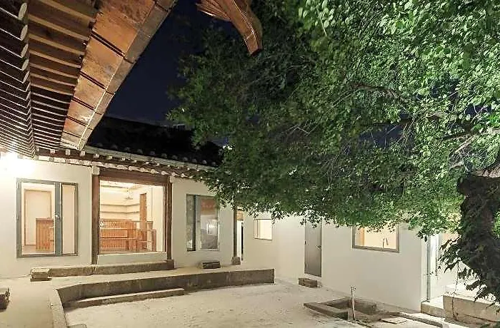 Side Hanok