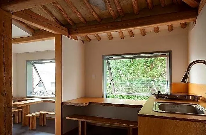 Side Hanok Hotel