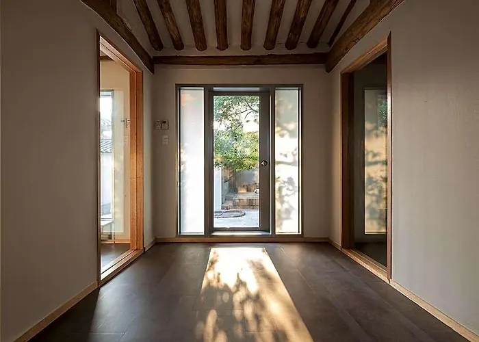Side Hanok Hotel