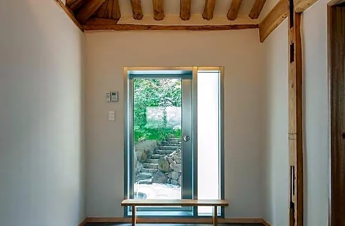 Side Hanok Hotel
